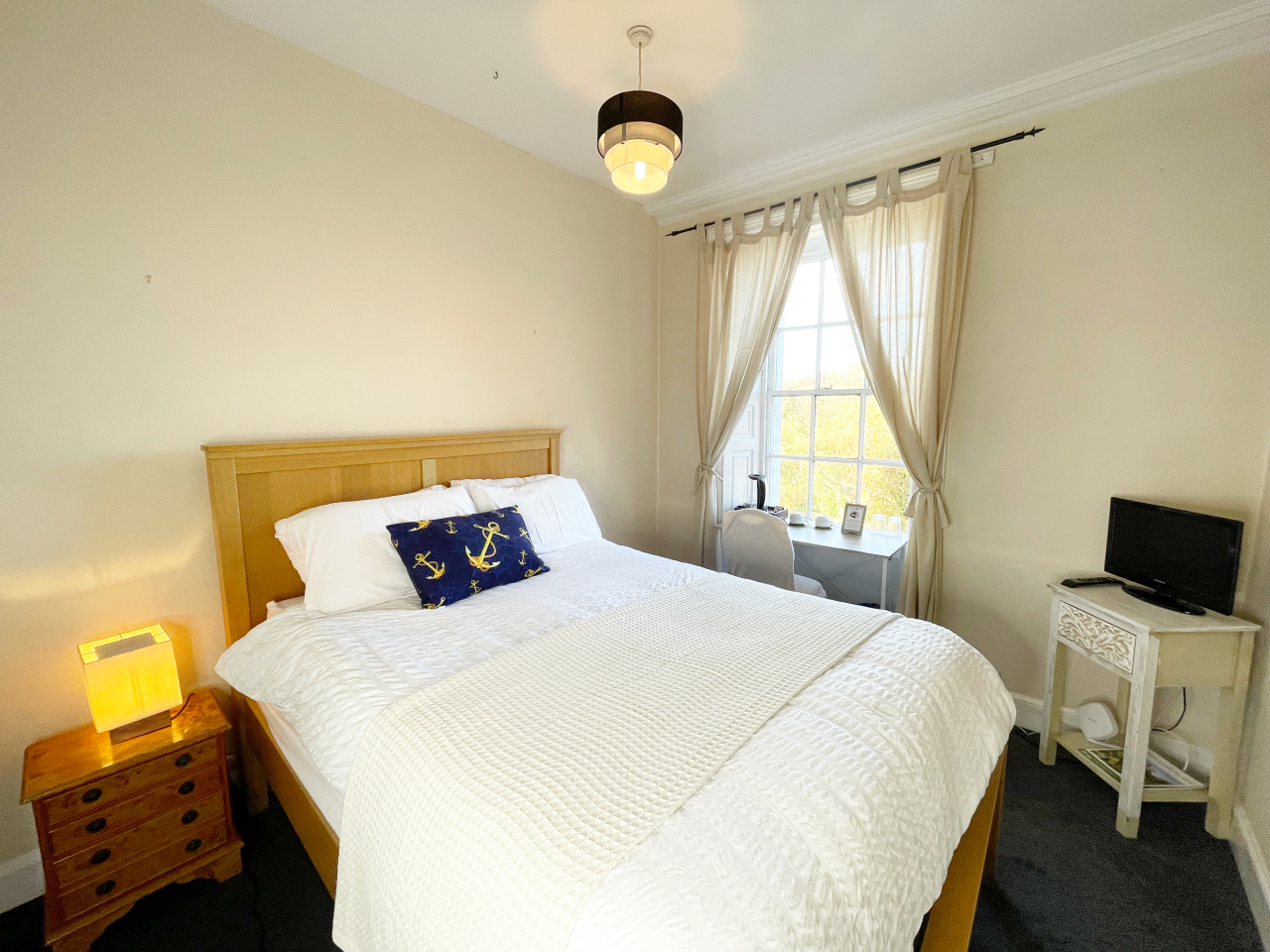 Double Room — Ensuite (Separate Private Bathroom) — image 1 of 4