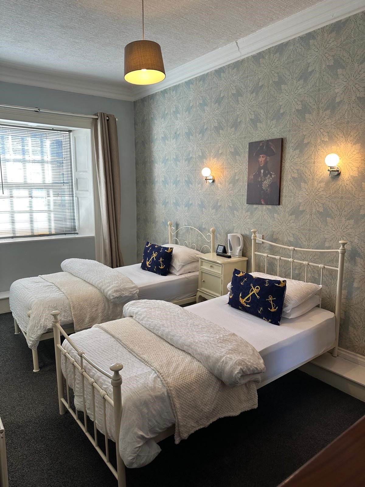 Twin Room – Ensuite, image 1 of 9